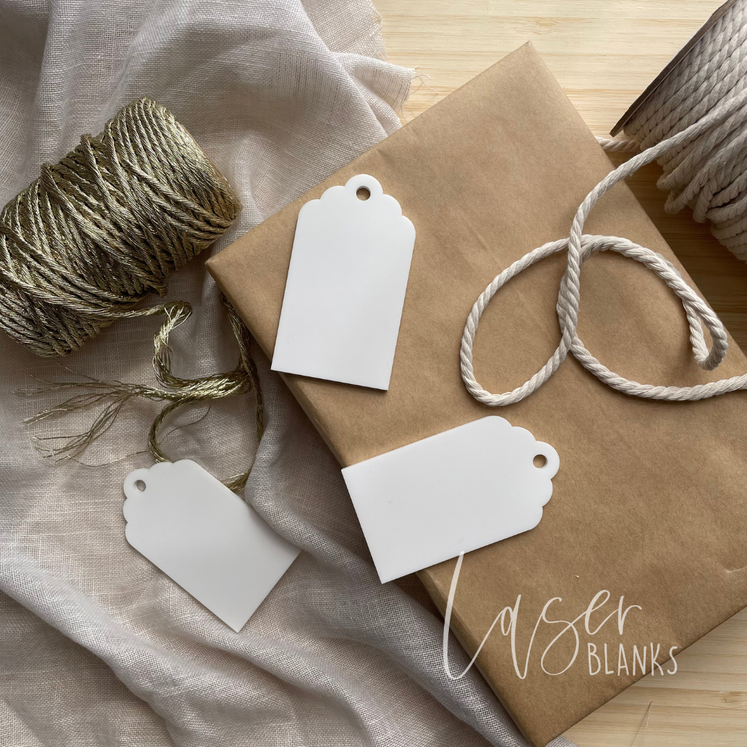 Scalloped Top Rectangle Tag