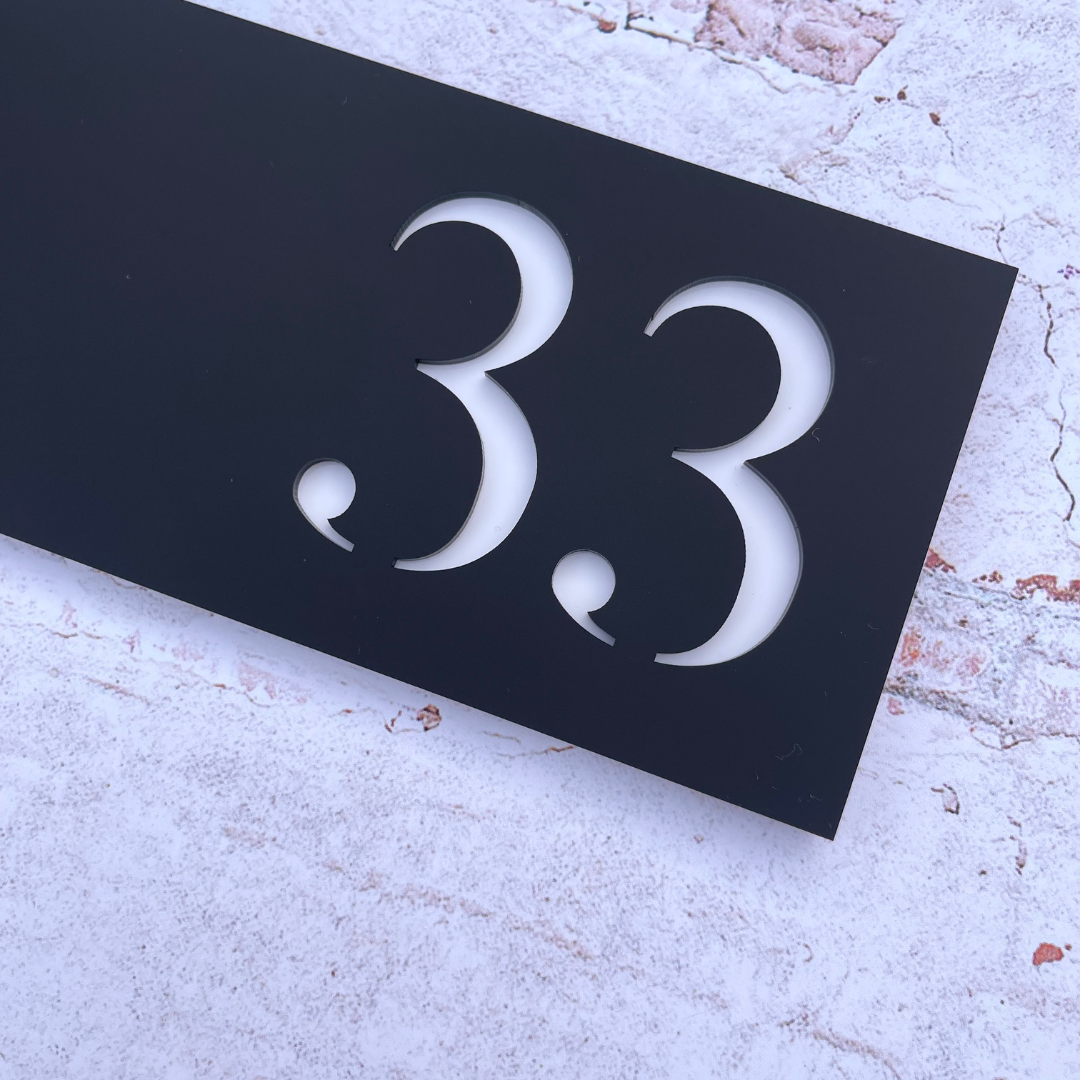 Single-line acrylic house number sign – 300mm x 100mm